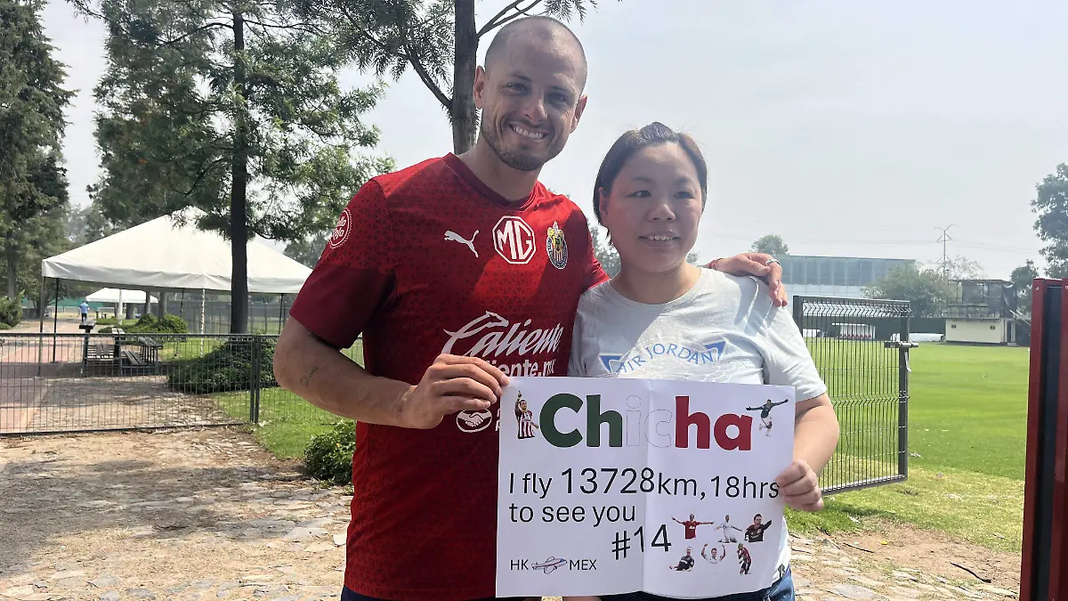 Chicharito con fan de Hong Kong